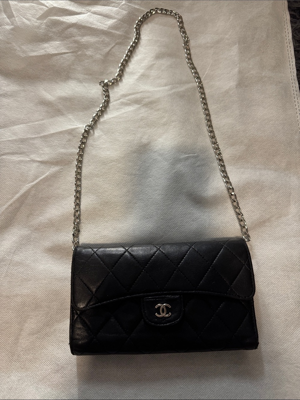 CHANEL Black Quilted Leather Shoulder Bag with Silver Chain